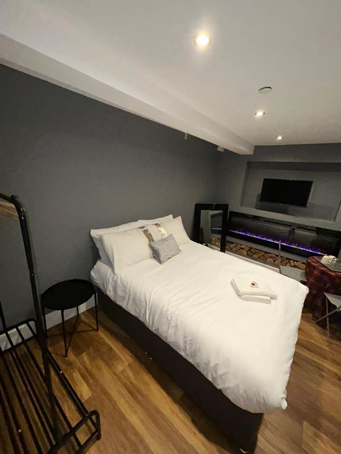 Appartamento Cosy Double Bed With Fire Place Edimburgo Esterno foto
